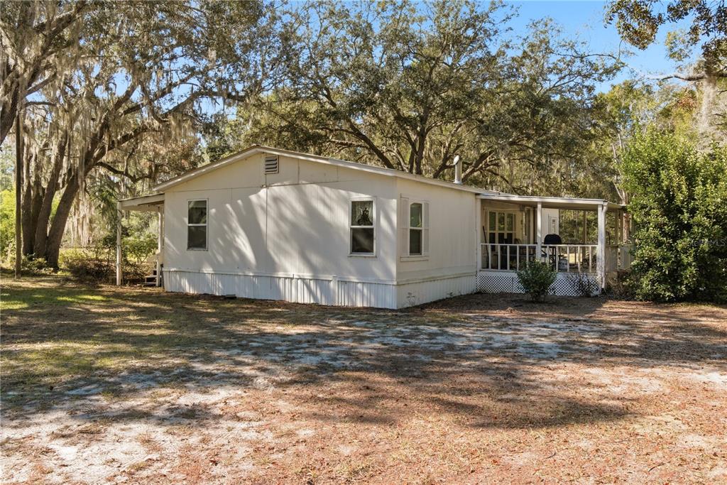 1349 Southwest 27th Place Bell, FL 32619 - Photo 15 of 55