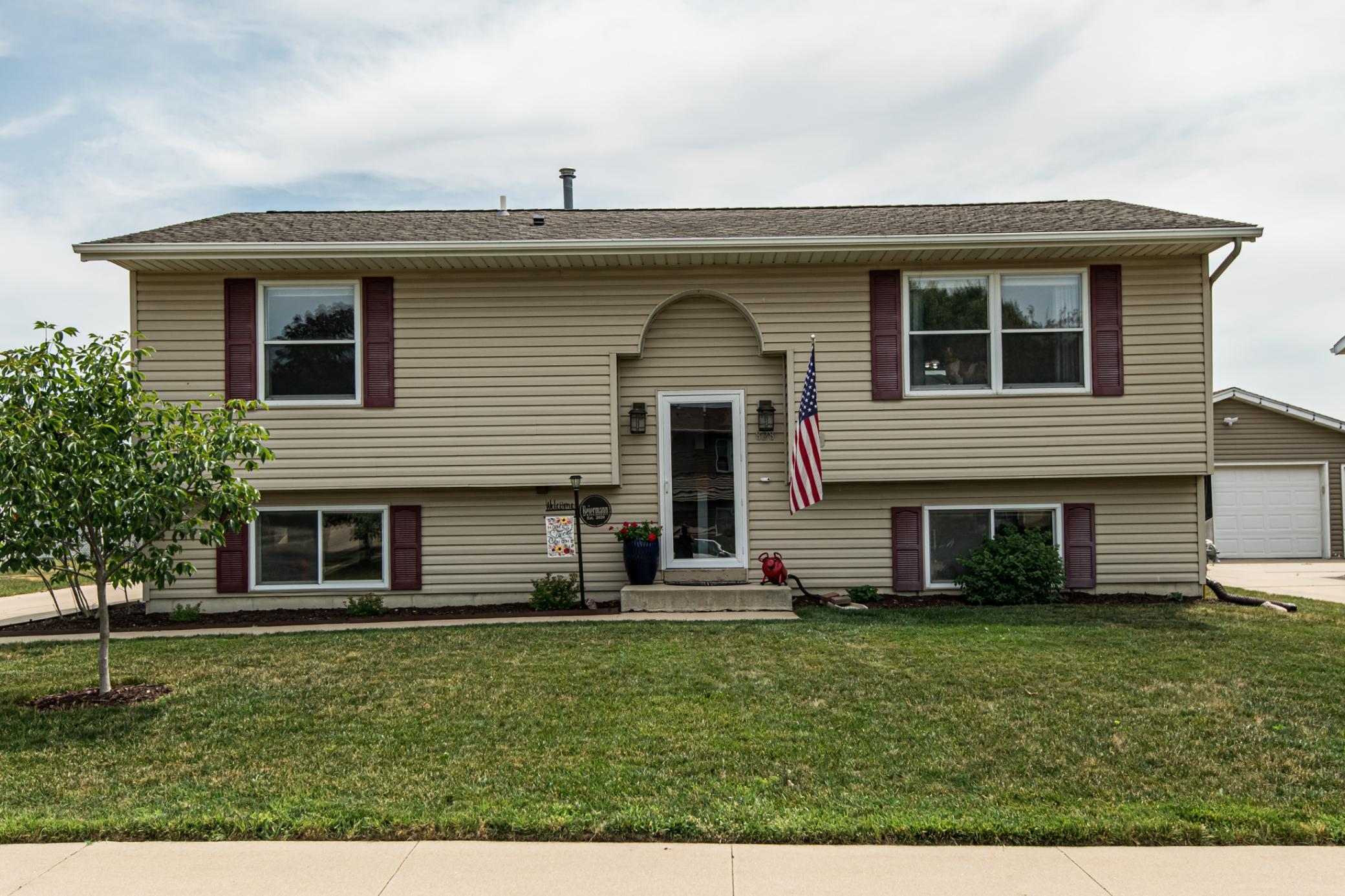 828 48 Avenue Northwest Rochester, MN 55901 - Photo 1 of 1