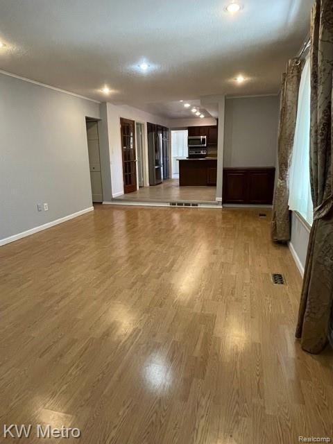 29954 West 11 Mile Road Farmington, MI 48336 - Photo 9 of 31 IMG_6477.jpg