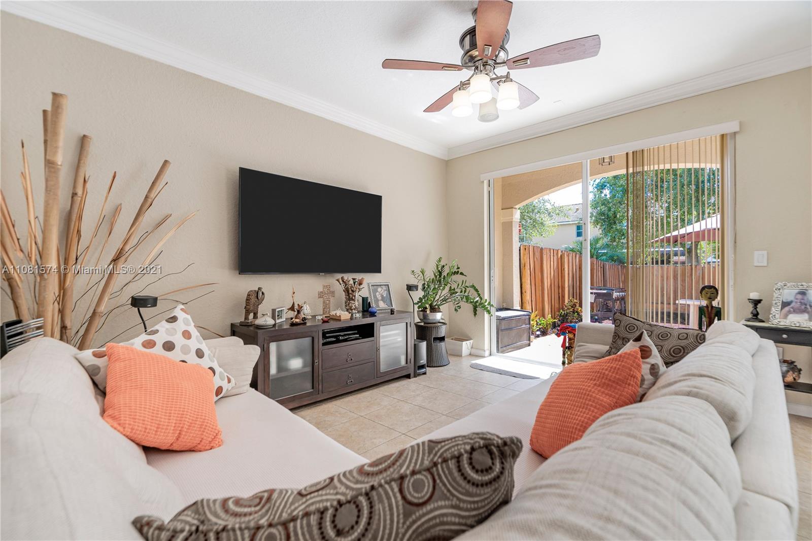 933 Southwest 153rd Path, Unit 933 Miami, FL 33194 - Photo 15 of 33 Gallery Image 15
