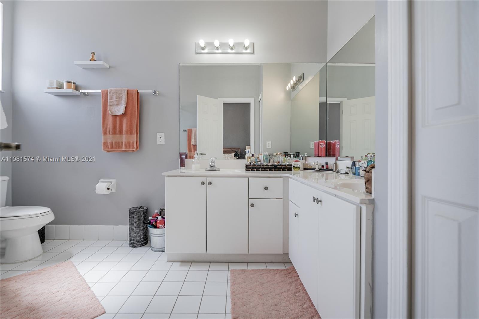 933 Southwest 153rd Path, Unit 933 Miami, FL 33194 - Photo 16 of 33 Gallery Image 16