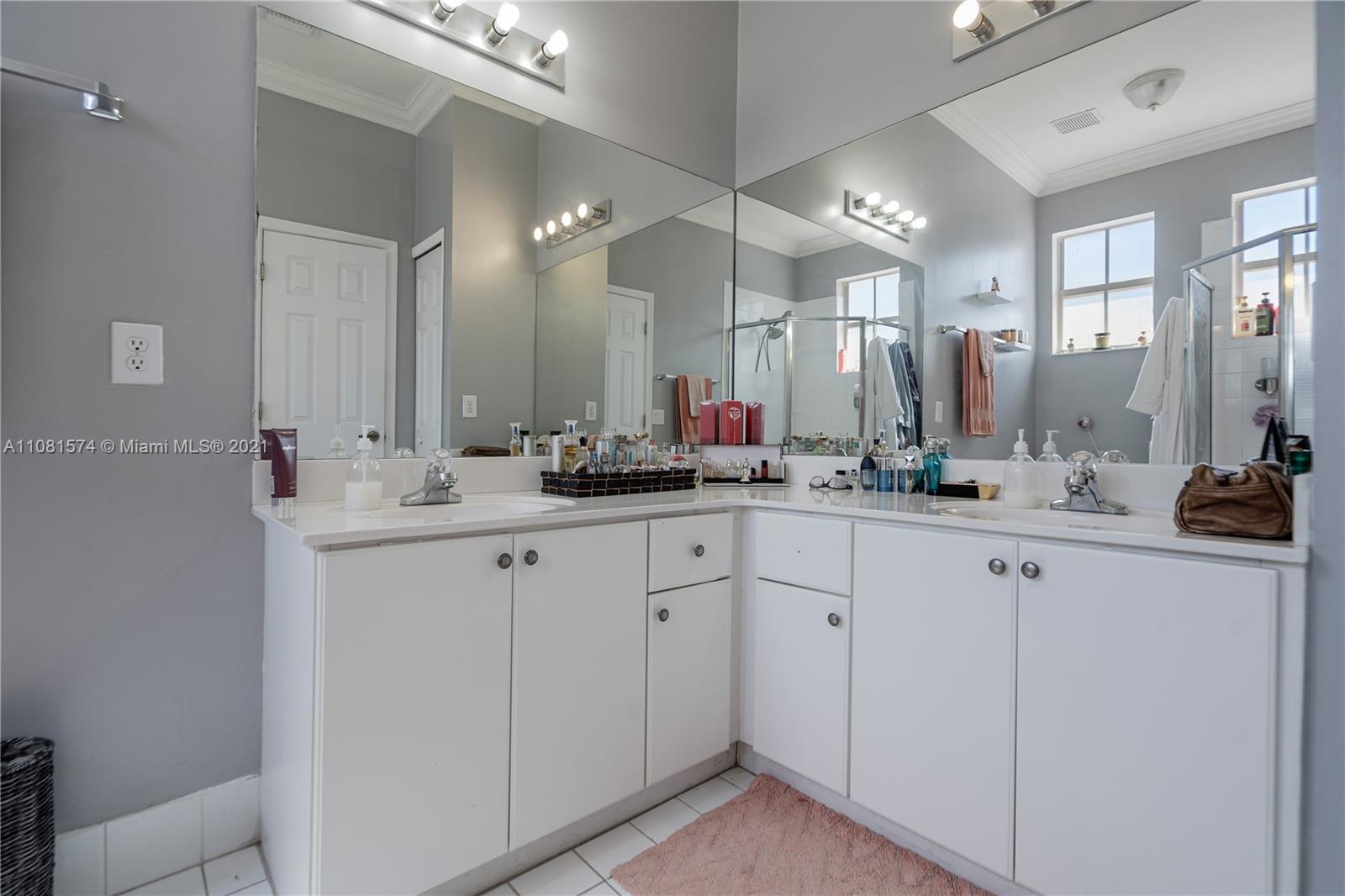 933 Southwest 153rd Path, Unit 933 Miami, FL 33194 - Photo 17 of 33 Gallery Image 17