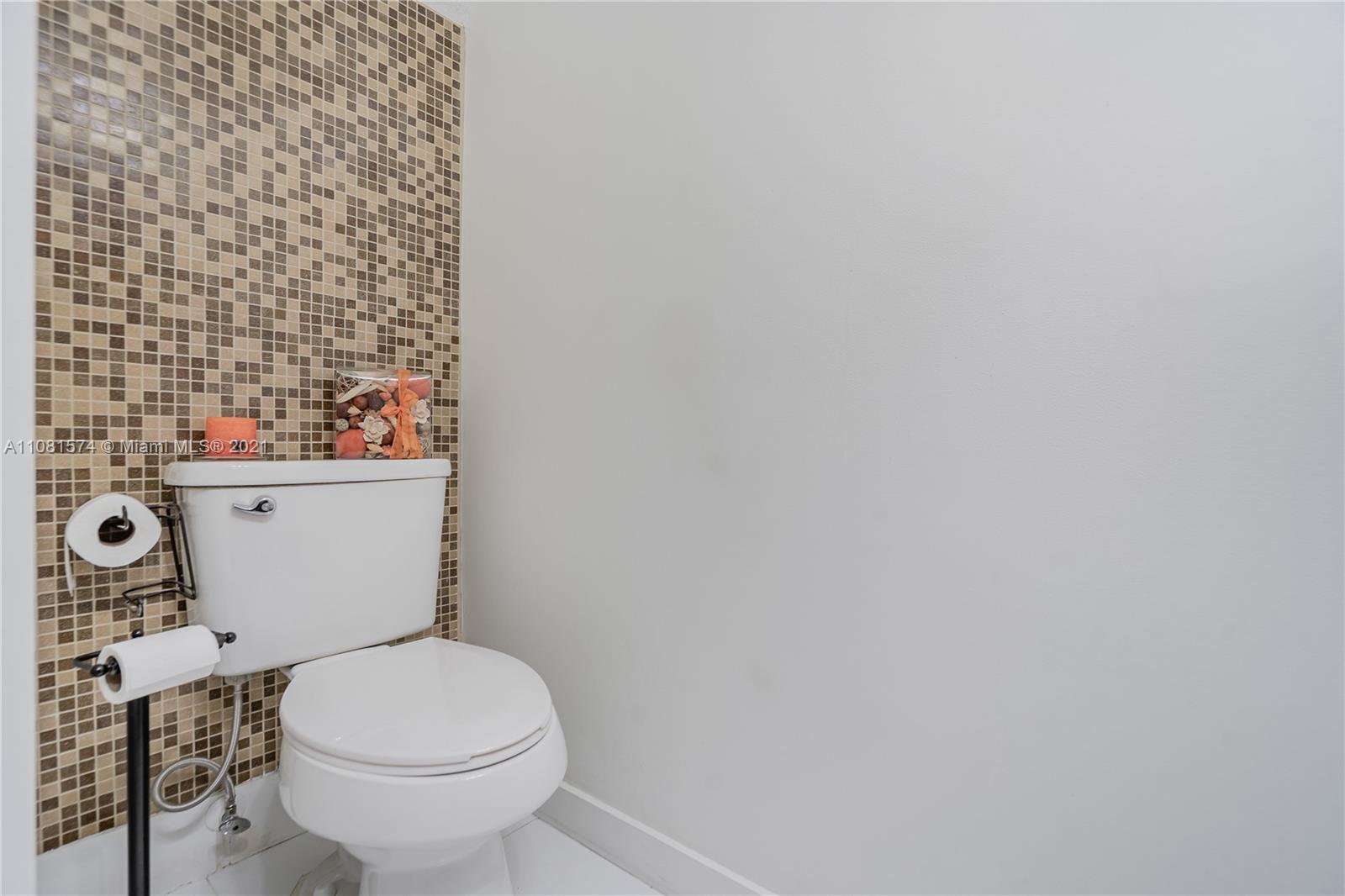 933 Southwest 153rd Path, Unit 933 Miami, FL 33194 - Photo 18 of 33 Gallery Image 18