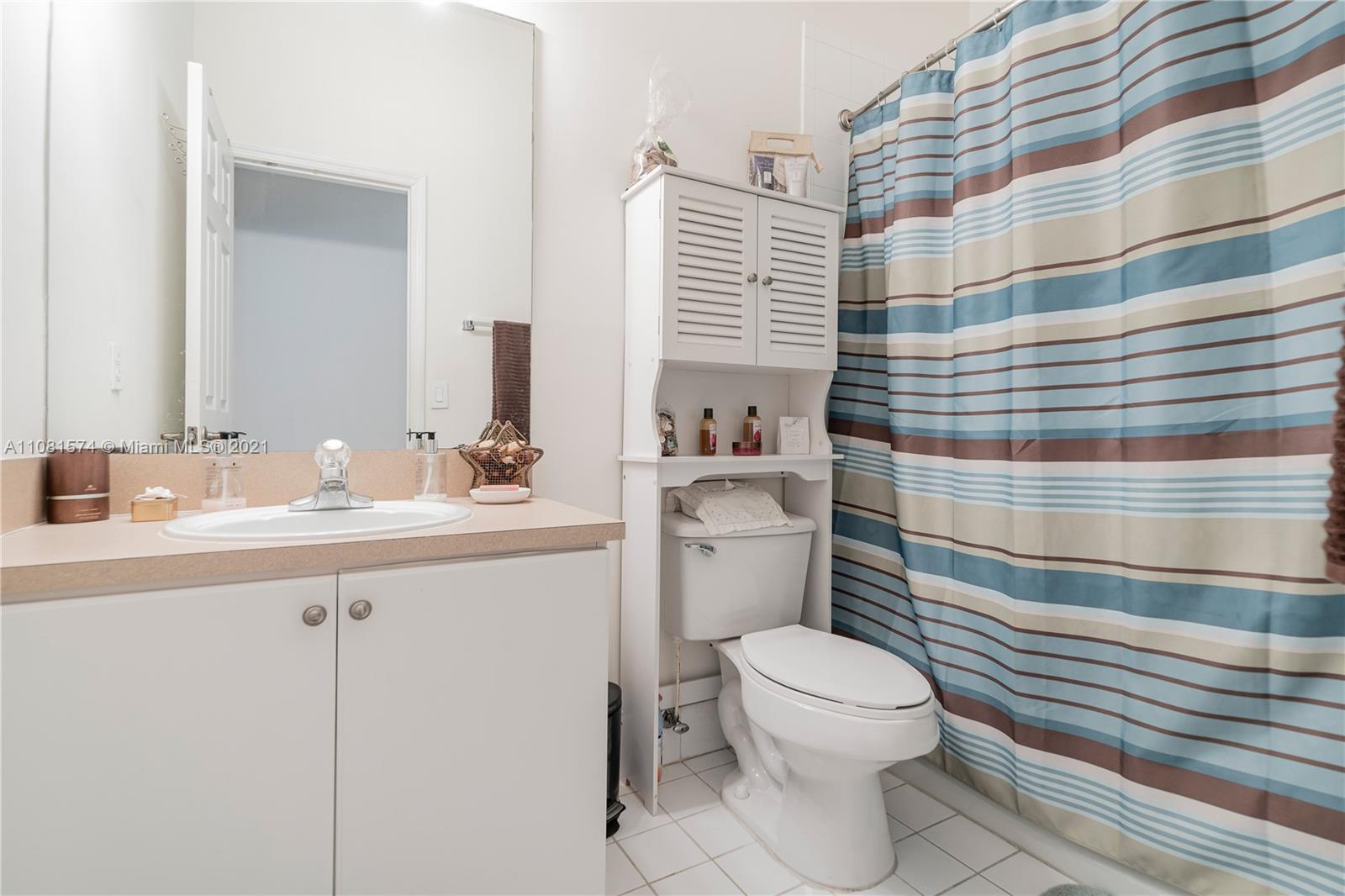 933 Southwest 153rd Path, Unit 933 Miami, FL 33194 - Photo 19 of 33 Gallery Image 19