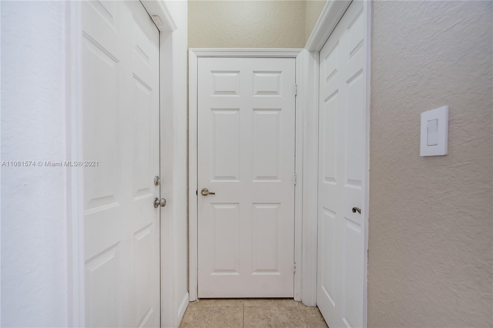933 Southwest 153rd Path, Unit 933 Miami, FL 33194 - Photo 27 of 33 Gallery Image 27