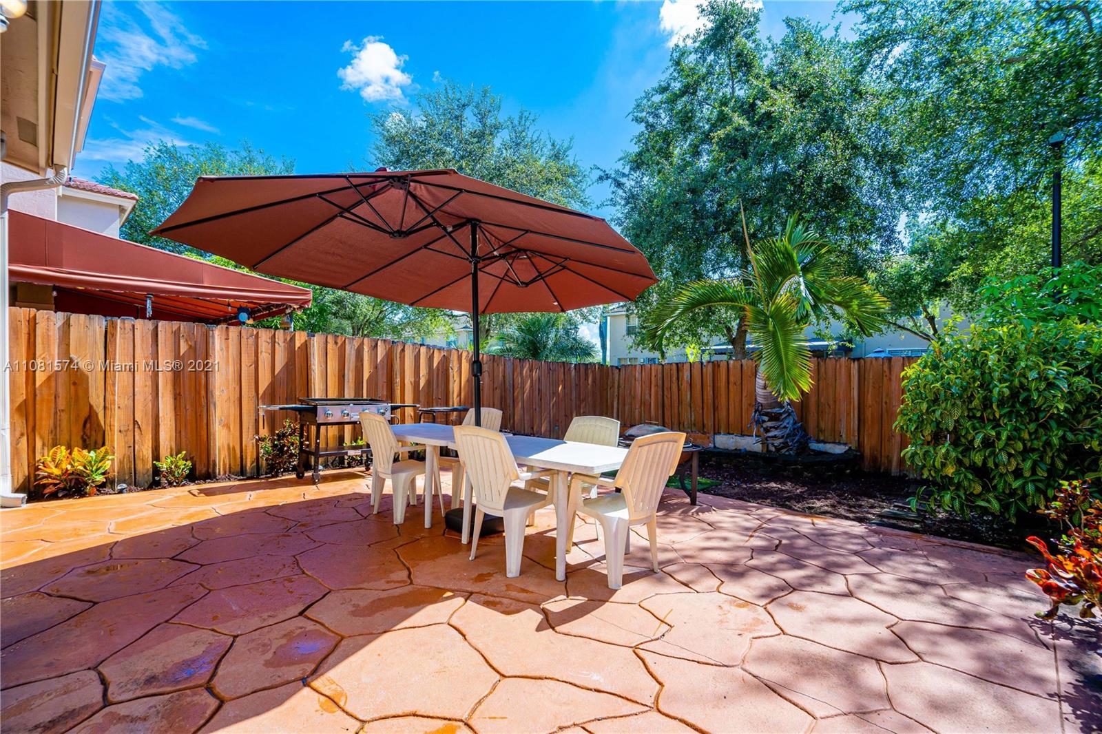 933 Southwest 153rd Path, Unit 933 Miami, FL 33194 - Photo 3 of 33 Gallery Image 3