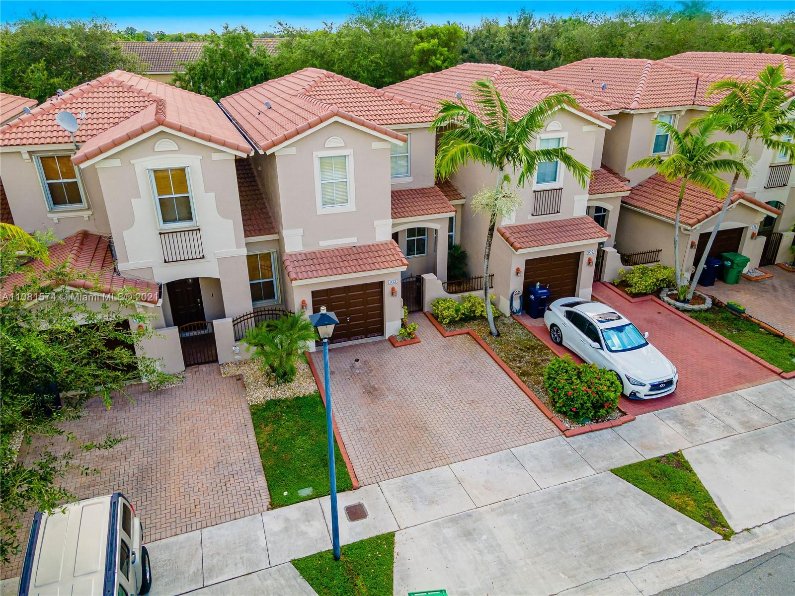 933 Southwest 153rd Path, Unit 933 Miami, FL 33194 - Photo 32 of 33 Gallery Image 32