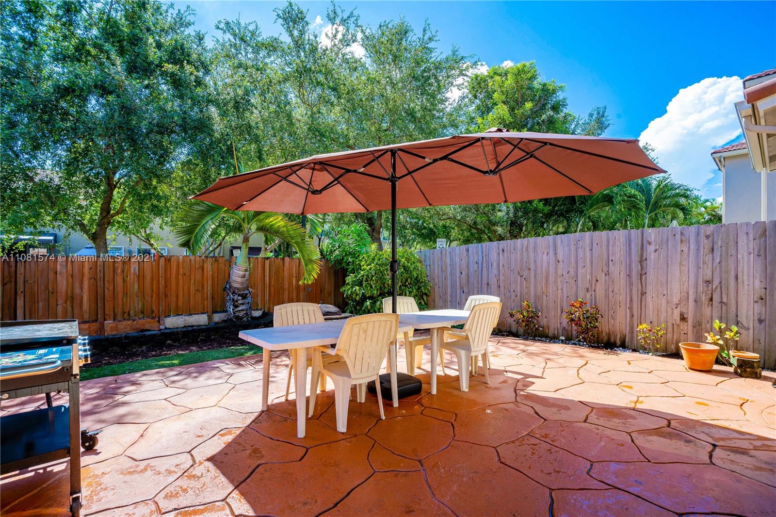 933 Southwest 153rd Path, Unit 933 Miami, FL 33194 - Photo 5 of 33 Gallery Image 5