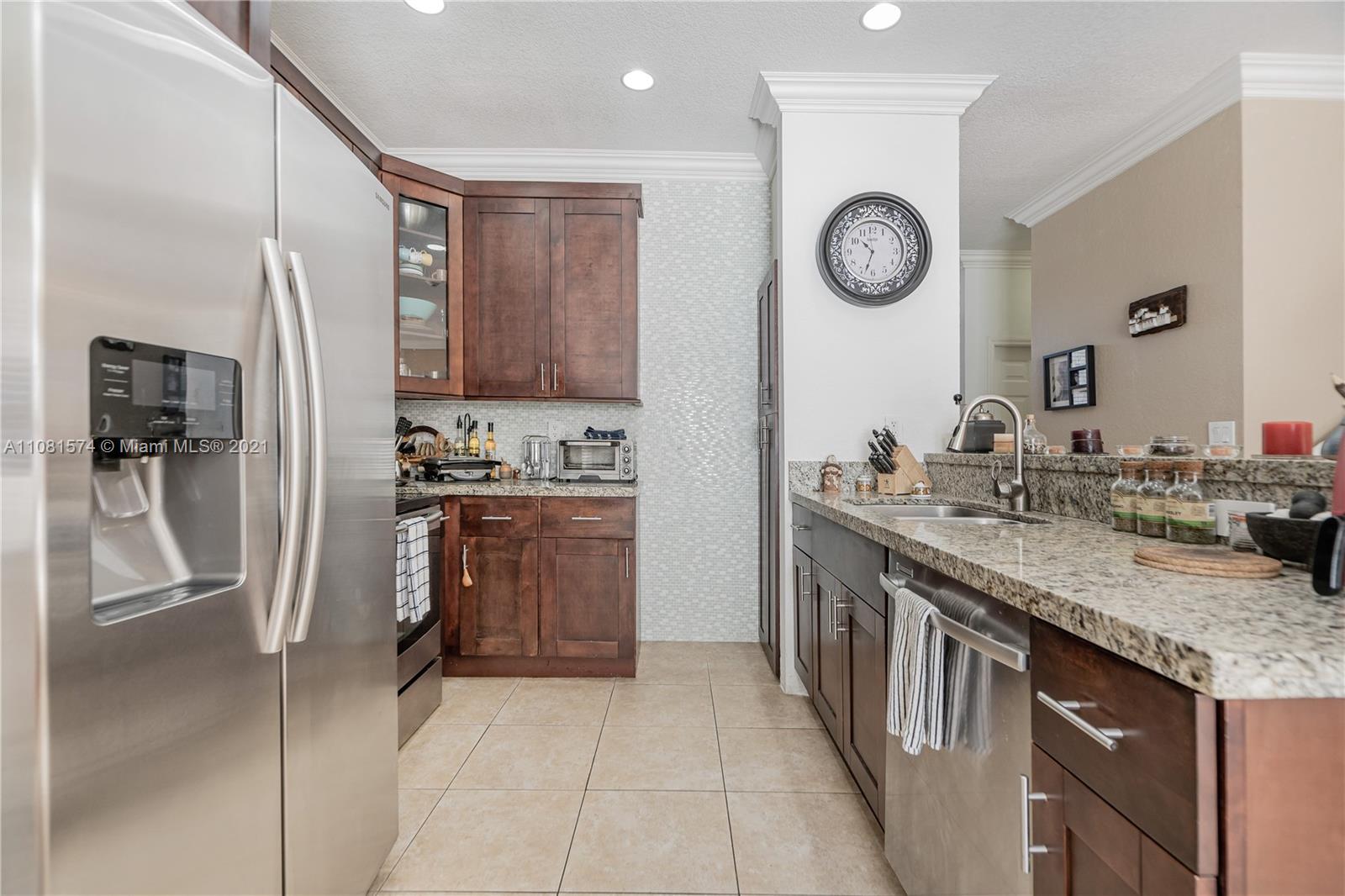 933 Southwest 153rd Path, Unit 933 Miami, FL 33194 - Photo 6 of 33 Gallery Image 6