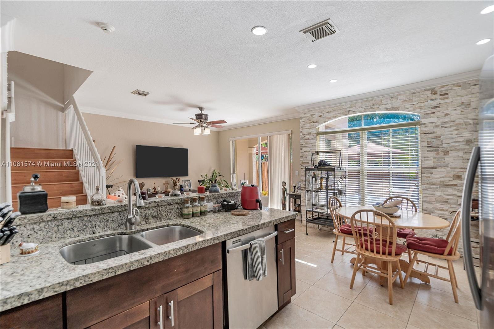 933 Southwest 153rd Path, Unit 933 Miami, FL 33194 - Photo 8 of 33 Gallery Image 8