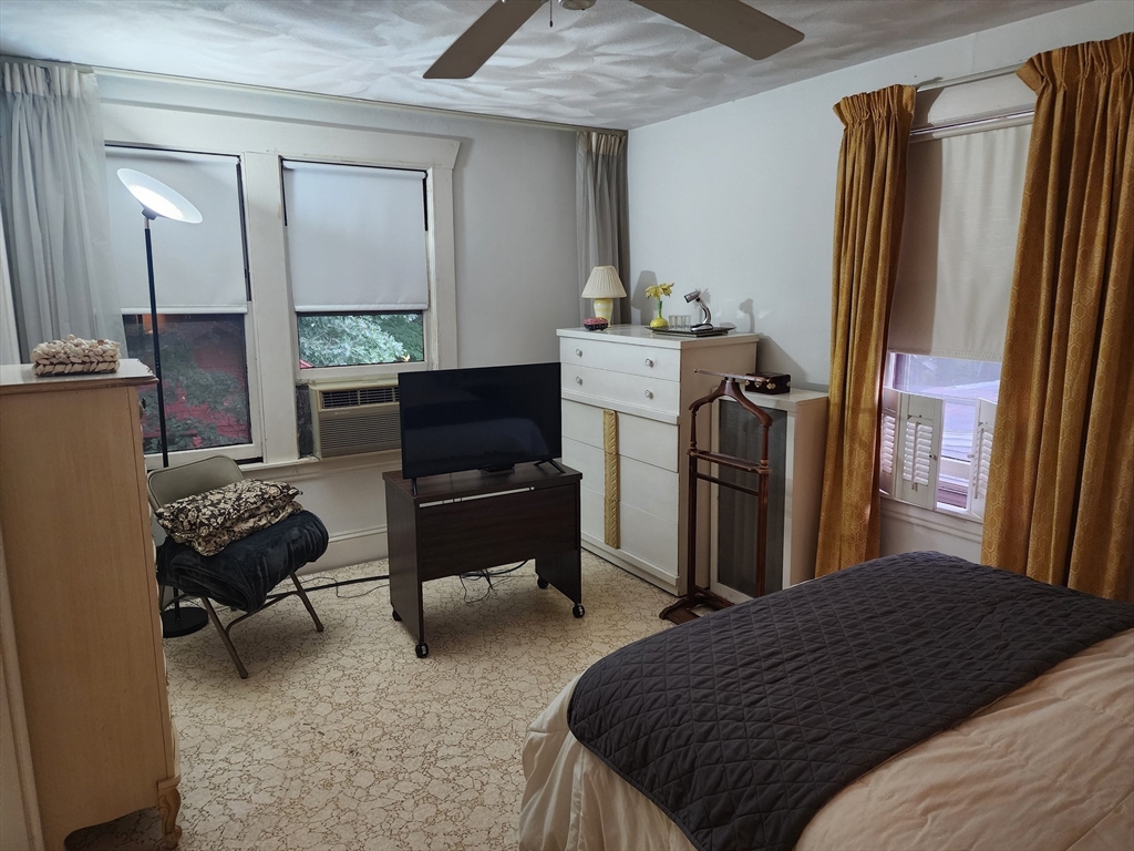 58 Rockland Street Springfield, MA 01118 - Photo 22 of 26