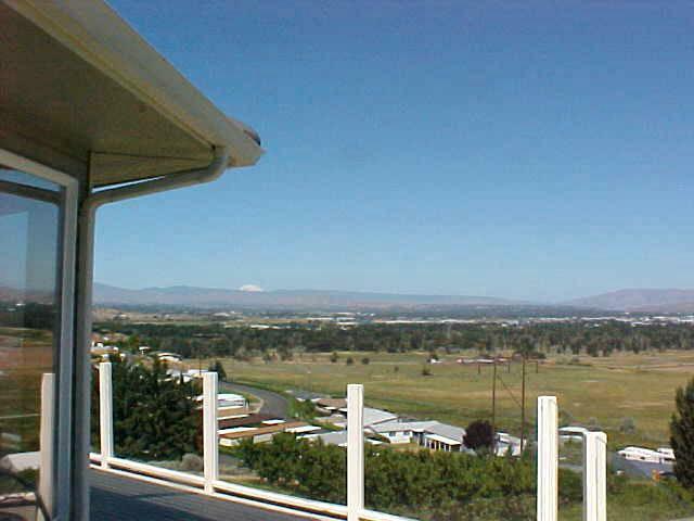 400 Alps Road Moxee, WA 98936 - Photo 3 of 9 a view of lake view and mountain view