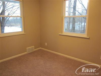 3267 North Genesee Road Flint, MI 48506 - Photo 8 of 19 20144236-7.JPG