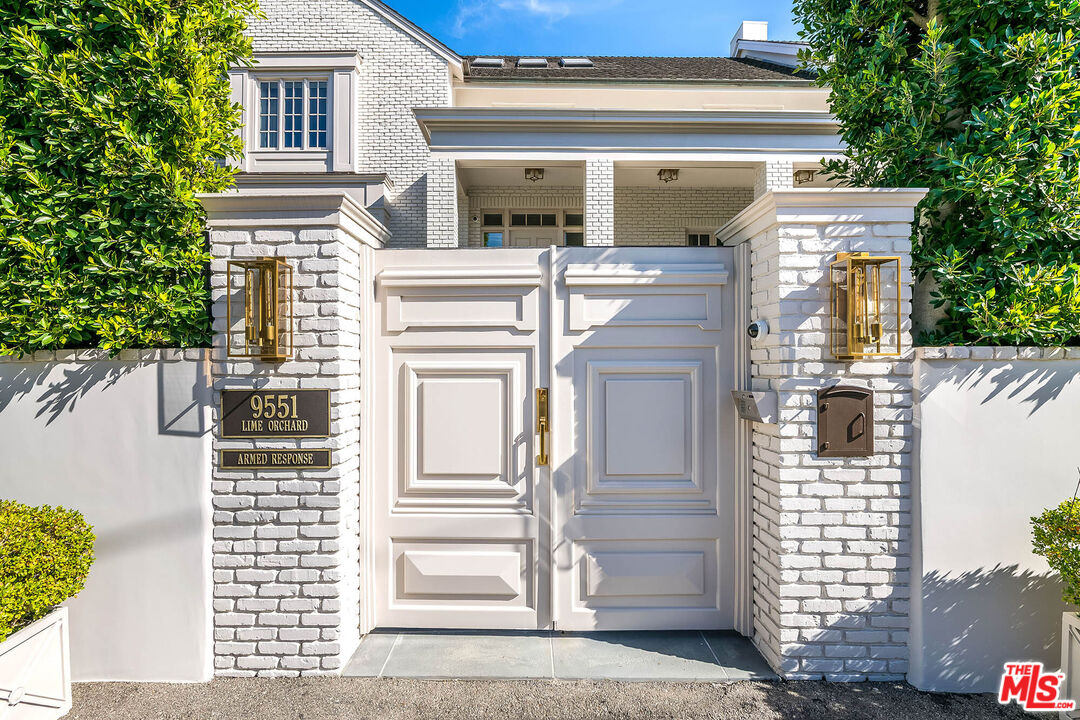 9551 Lime Orchard Road Beverly Hills, CA 90210 - Photo 2 of 27 front view of a house