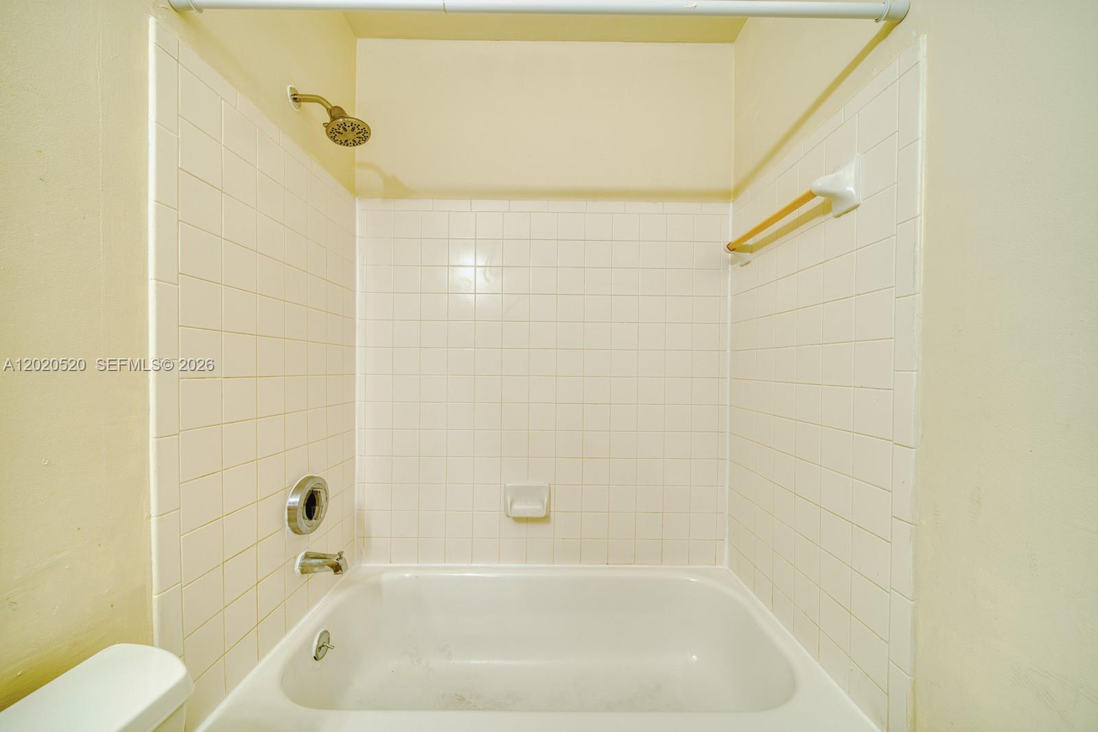 18326 Northwest 68th Avenue, Unit H Hialeah, FL 33015 - Photo 17 of 38