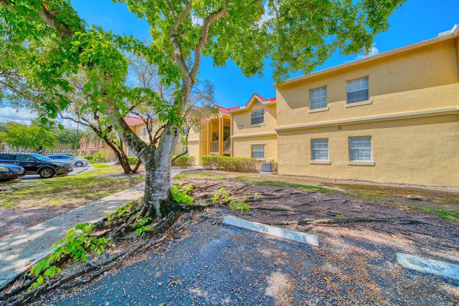 18326 Northwest 68th Avenue, Unit H Hialeah, FL 33015 - Photo 27 of 38