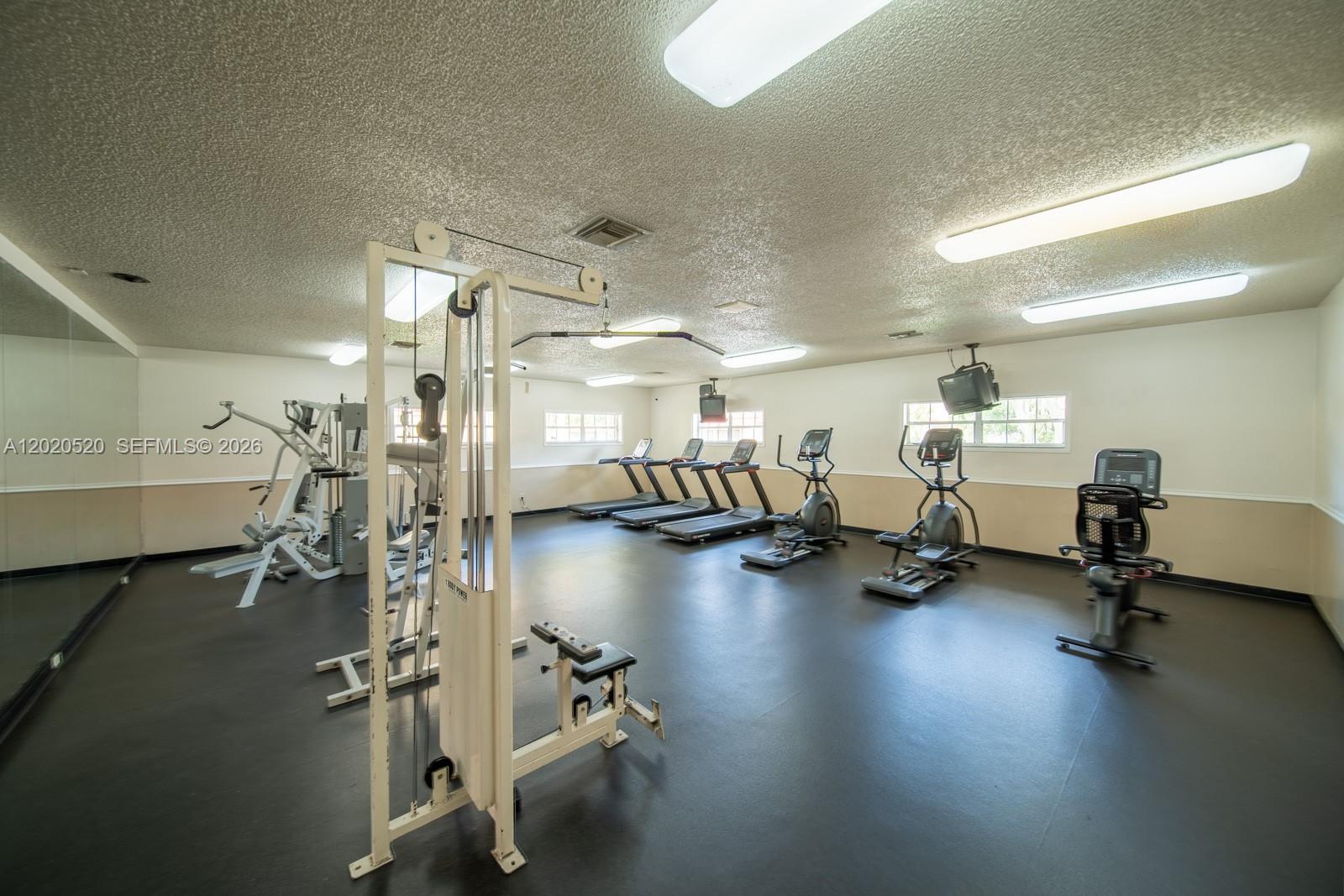 18326 Northwest 68th Avenue, Unit H Hialeah, FL 33015 - Photo 38 of 38