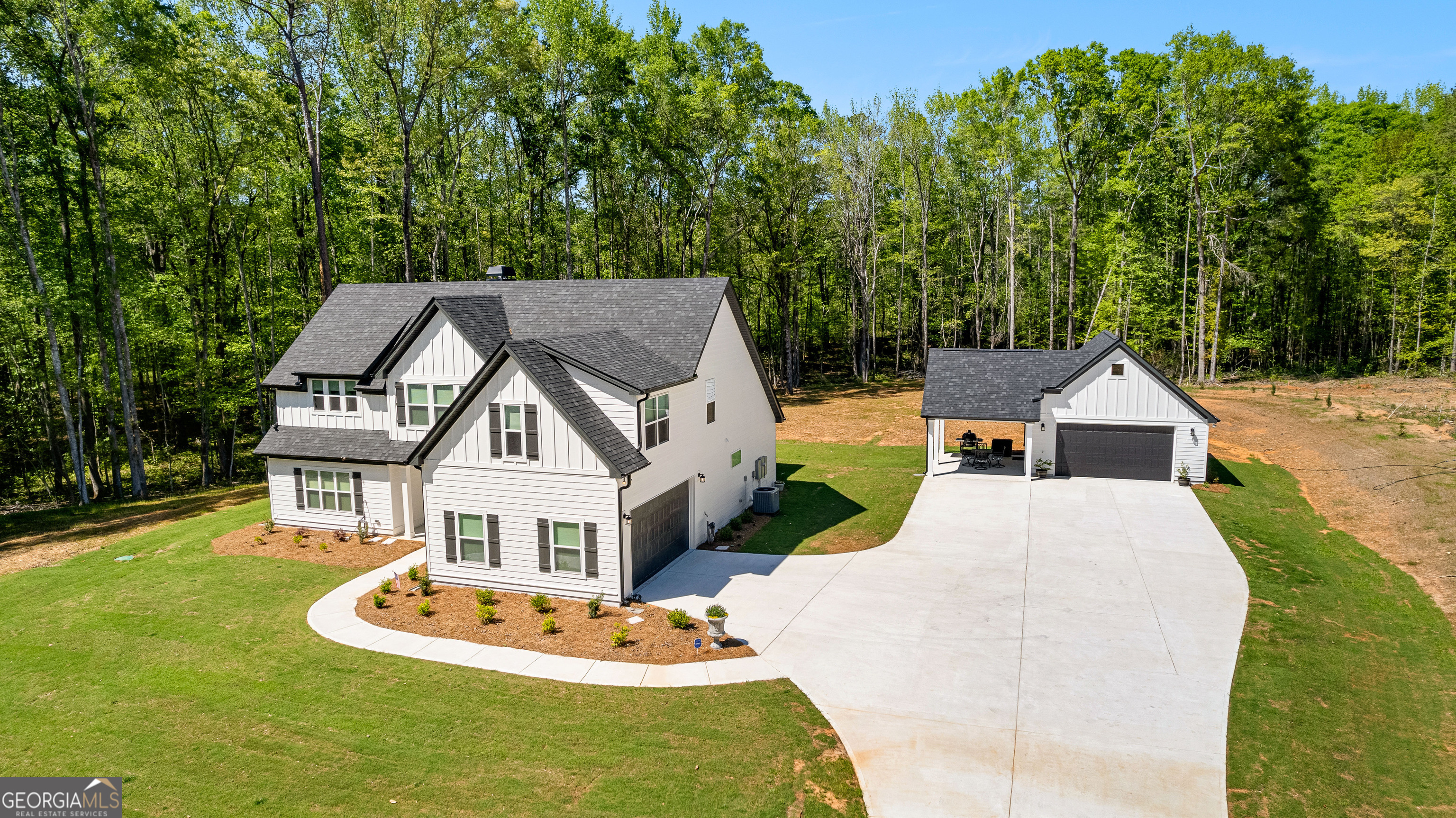 275 Bishop Road Meansville, GA 30256 - Photo 2 of 64