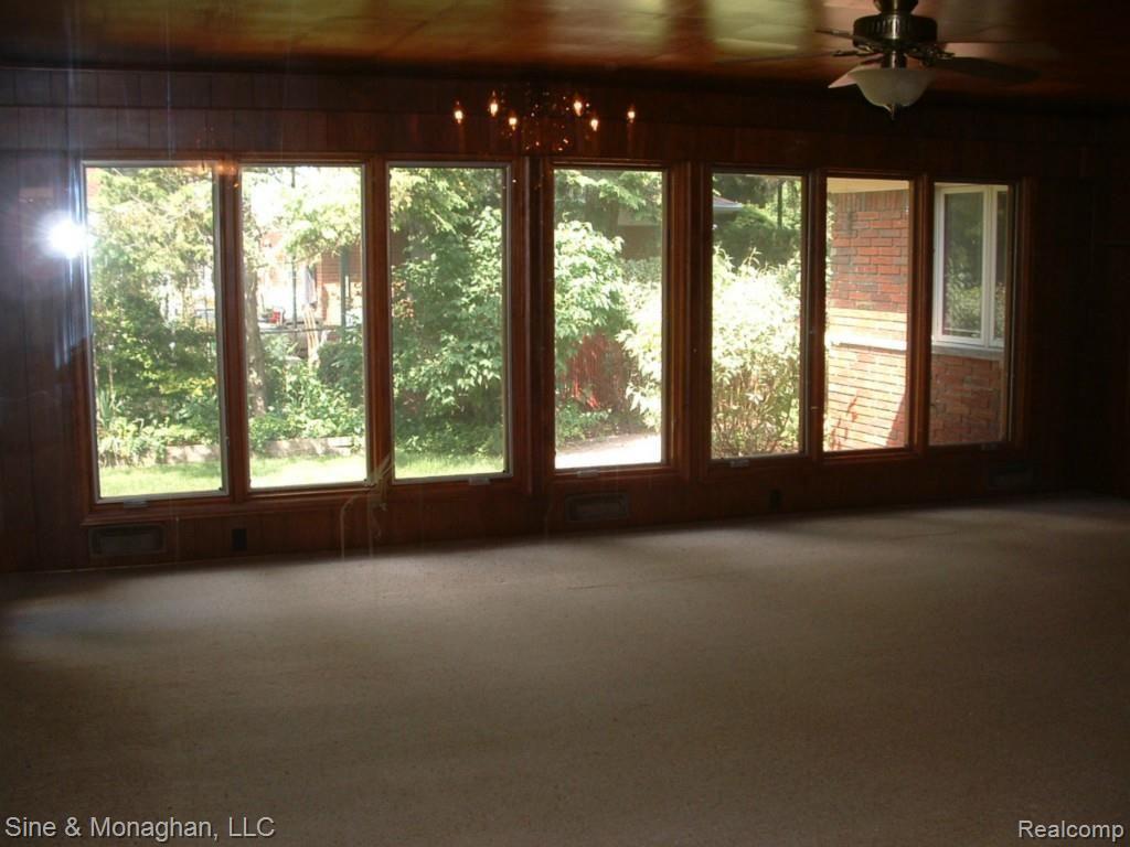 254 Stephens Road Grosse Pointe, MI 48236 - Photo 9 of 22 DSCF0368.jpg