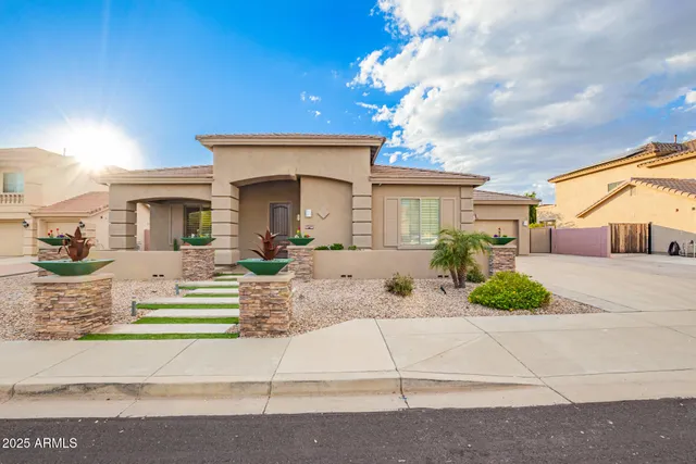 $939,900 | 27414 North 22nd Lane, Phoenix, AZ 85085