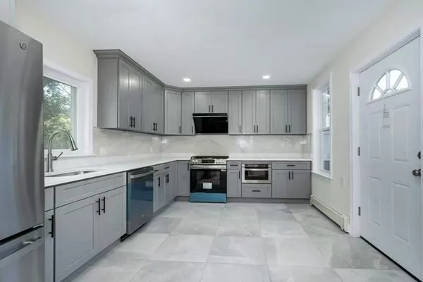 $4,000 | 1297 Pleasant Street, Weymouth, MA 02189