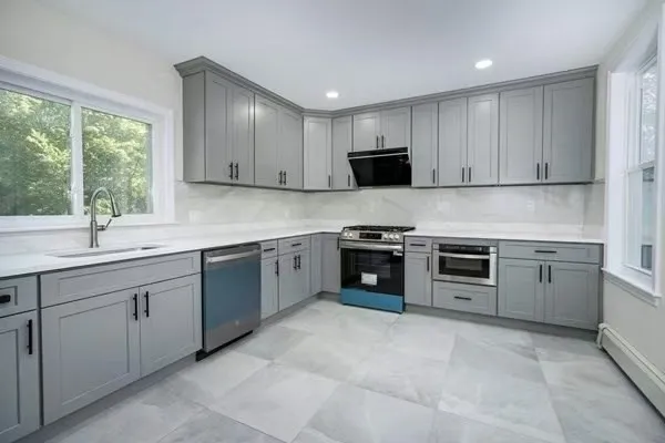 $4,000 | 1297 Pleasant Street, Weymouth, MA 02189