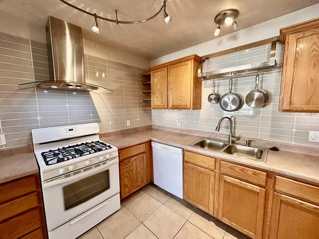 617 West Evans Ridge Circle, Unit 4 Washington, UT 84780 - Photo 2 of 16 Kitchen