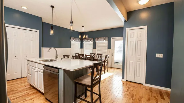 $469,500 | 2550 Willow View Drive, Jenison, MI 49428