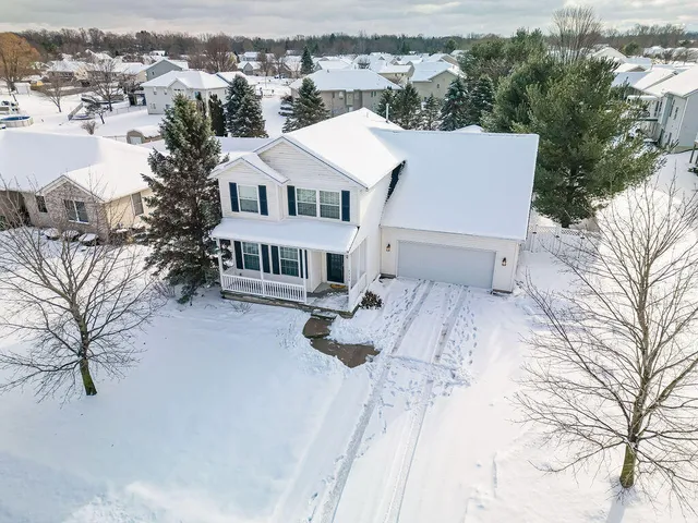 $469,500 | 2550 Willow View Drive, Jenison, MI 49428