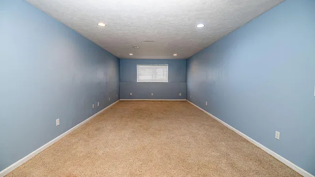 $469,500 | 2550 Willow View Drive, Jenison, MI 49428