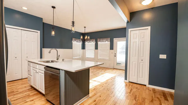 $469,500 | 2550 Willow View Drive, Jenison, MI 49428