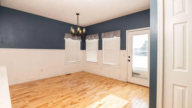 $469,500 | 2550 Willow View Drive, Jenison, MI 49428