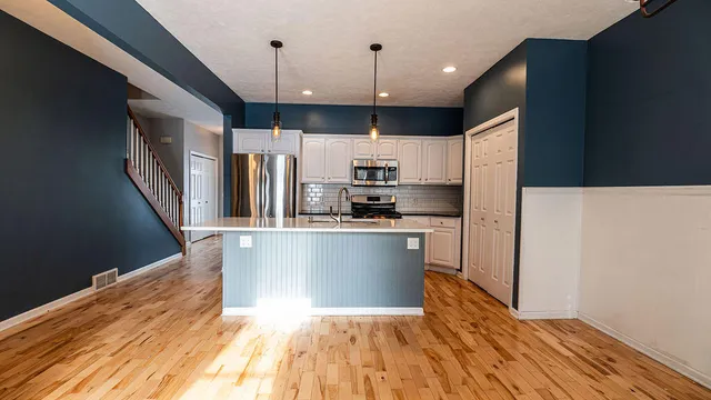 $469,500 | 2550 Willow View Drive, Jenison, MI 49428