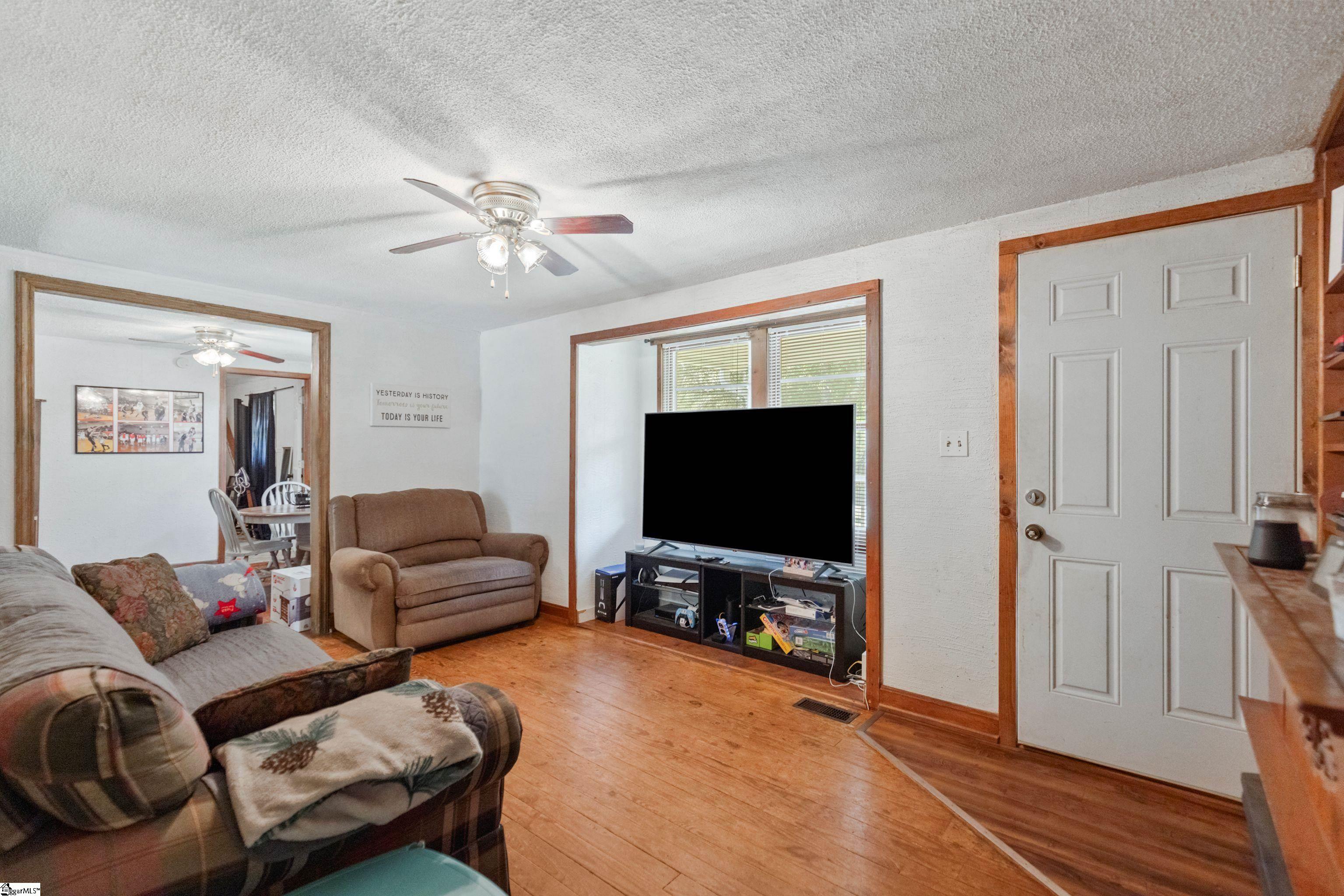 525 Fire Tower Road Williamston, SC 29697 - Photo 7 of 32