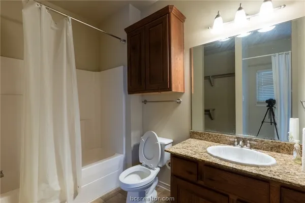 $1,775 | 414 Forest Drive, College Station, TX 77840