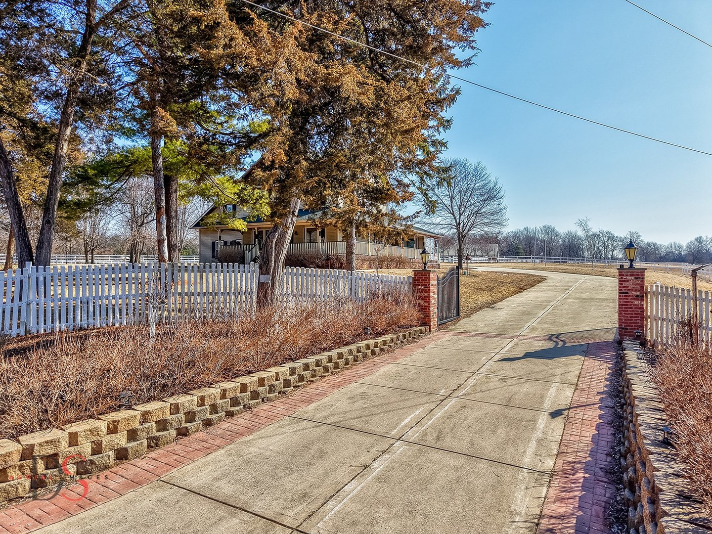10978 A Crimmin Road Newark, IL 60541 - Photo 3 of 24 a view of a yard with plants and trees