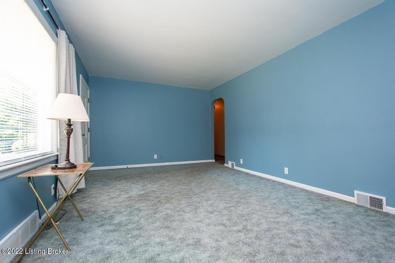 8705 Waltlee Road Louisville, KY 40291 - Photo 11 of 36 Waltlee -17