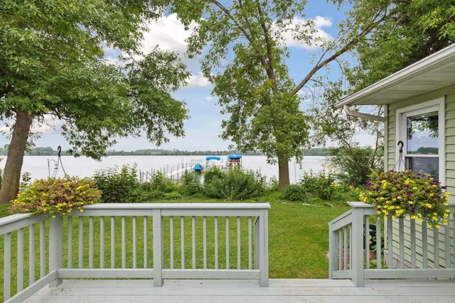 $475,000 | 18662 Beach Lane, Le Center, MN 56057