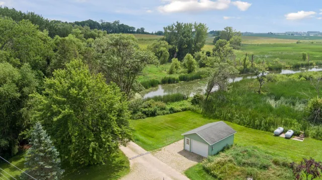 $475,000 | 18662 Beach Lane, Le Center, MN 56057