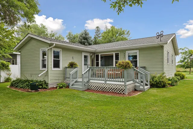 $475,000 | 18662 Beach Lane, Le Center, MN 56057