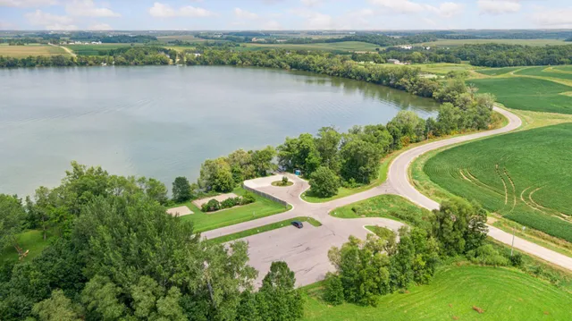 $475,000 | 18662 Beach Lane, Le Center, MN 56057