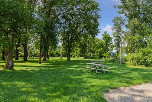 $475,000 | 18662 Beach Lane, Le Center, MN 56057