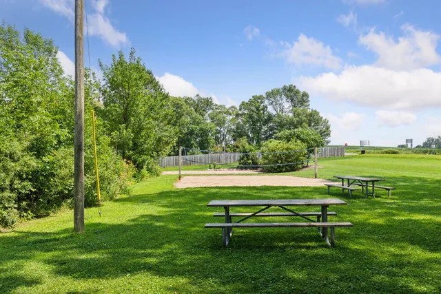 $475,000 | 18662 Beach Lane, Le Center, MN 56057