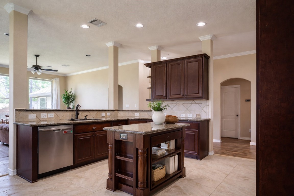 119 Hackberry Street Louise, TX 77455 - Photo 7 of 31 Virtually staged to visualize potential