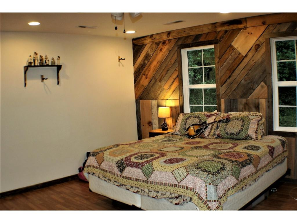 325 Piney Grove Road Hampton, TN 37658 - Photo 14 of 31 Photo 14