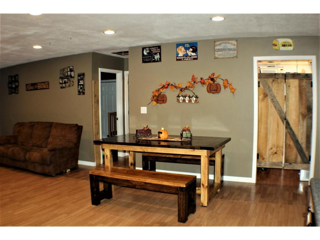 325 Piney Grove Road Hampton, TN 37658 - Photo 8 of 31 Photo 8