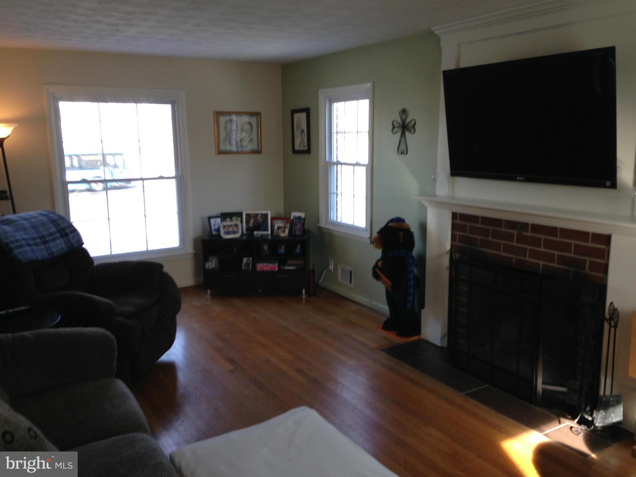 13932 Schaeffer Road Germantown, MD 20874 - Photo 13 of 25 Family Room