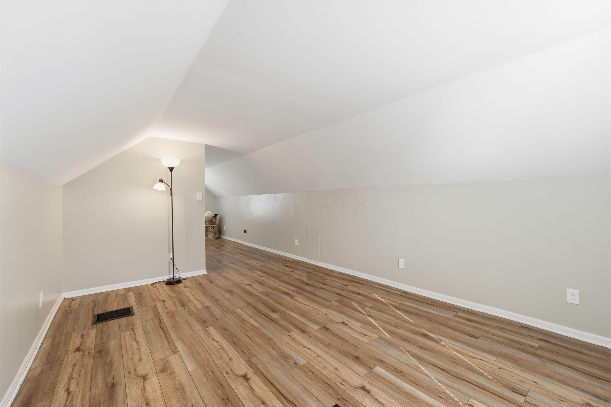 805 Timberman Road Columbus, OH 43212 - Photo 32 of 48 Upper Bed