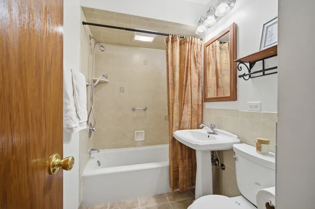 $335,000 | 13310 West Greenview Drive, Wadsworth, IL 60083