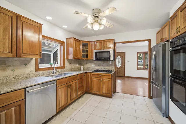 $335,000 | 13310 West Greenview Drive, Wadsworth, IL 60083